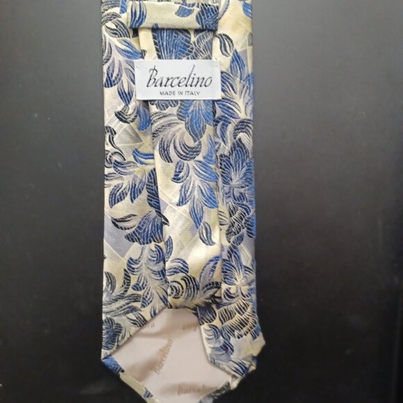 Vintage Italian Silk Tie - Picture 2 of 2